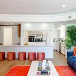 Hillside Retreat Heated Pool & Jacuzzi With Valley Views