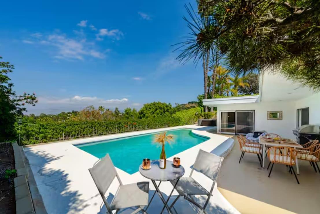 Hillside Retreat Heated Pool & Jacuzzi With Valley Views Holiday home Los Angeles